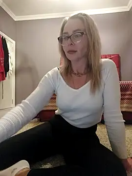 ElenabonyX online show from 01-18-26, 03:27