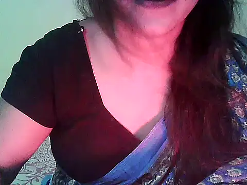 Snapshot of Model_Srinika chatting on 10-24-25, 08:22 Model Srinika online show from 10-24-25, 08:22