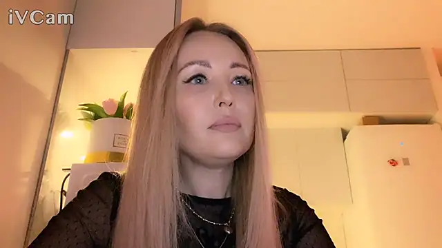 Snapshot of Biryanna chatting on 03-06-26, 06:15 Biryanna online show from 03-06-26, 06:15