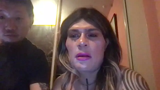 Snapshot of Glow92 chatting on 10-12-25, 08:13 Glow92 online show from 10-12-25, 08:13