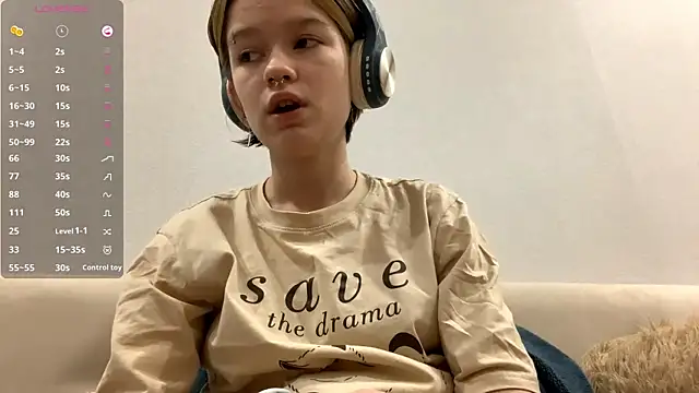 Snapshot of LorRebak chatting on 12-17-25, 12:33 LorRebak online show from 12-17-25, 12:33