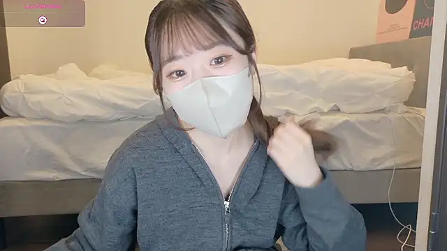 Snapshot of yura_ra_ra chatting on 04-17-26, 03:15 yura ra ra online show from 04-17-26, 03:15