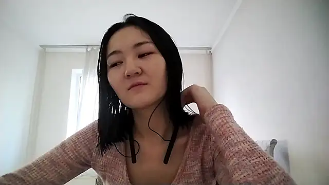 Snapshot of Lyndasilk chatting on 11-20-25, 11:10 Lyndasilk online show from 11-20-25, 11:10