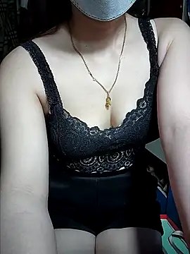 LeanaLy online show from 10-17-25, 12:30