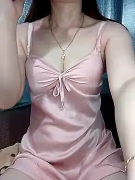 Snapshot of LeanaLy chatting on 07-03-26, 01:34 LeanaLy online show from 07-03-26, 01:34