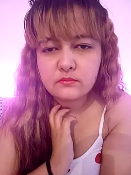 Snapshot of MollyJanette chatting on 11-12-25, 08:15 MollyJanette online show from 11-12-25, 08:15