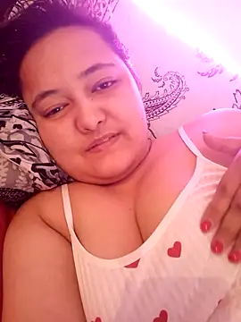 Snapshot of MollyJanette chatting on 11-18-25, 07:57 MollyJanette online show from 11-18-25, 07:57