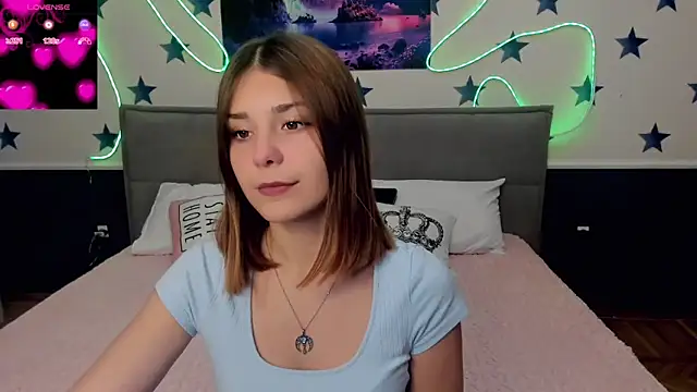 Snapshot of MargoChill chatting on 10-27-25, 02:21 MargoChill online show from 10-27-25, 02:21