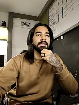 Snapshot of logan_arte_dance chatting on 11-04-25, 11:37 logan arte dance online show from 11-04-25, 11:37