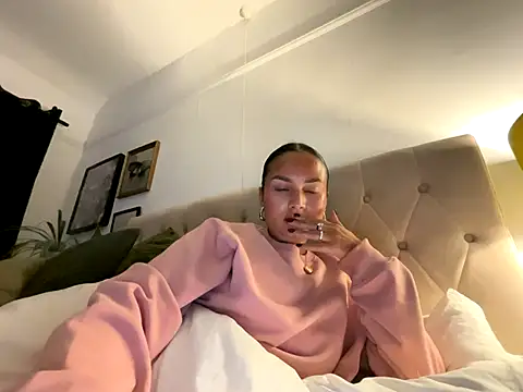 Snapshot of sexygoddessjessy chatting on 10-15-25, 07:47 sexygoddessjessy online show from 10-15-25, 07:47