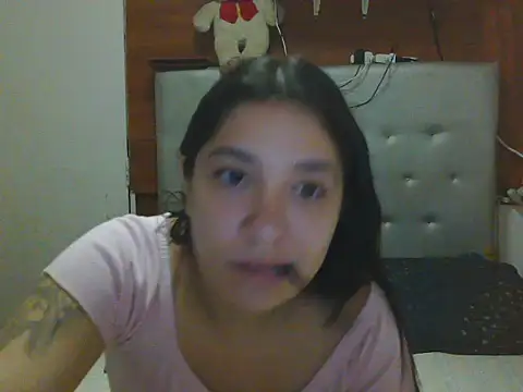 Snapshot of Doll_Melody chatting on 10-12-25, 01:54 Doll Melody online show from 10-12-25, 01:54
