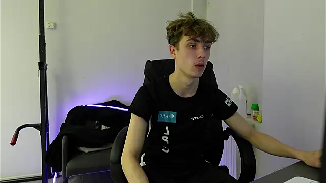 Snapshot of Nathan_Rusu chatting on 11-22-25, 08:41 Nathan Rusu online show from 11-22-25, 08:41