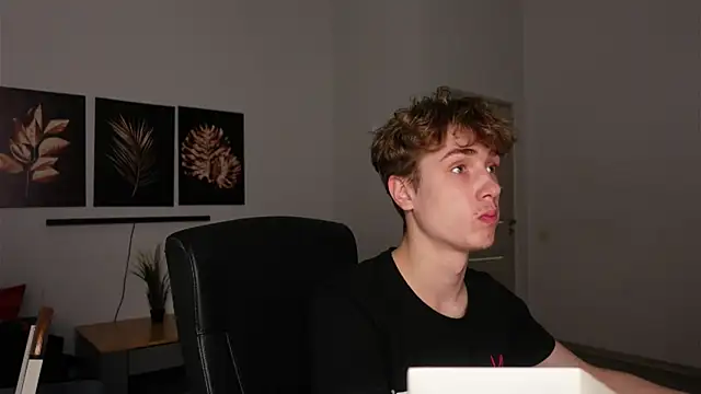 Snapshot of Nathan_Rusu chatting on 11-23-25, 09:36 Nathan Rusu online show from 11-23-25, 09:36