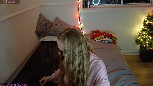 Snapshot of Pattyworld69 chatting on 12-19-25, 05:03 Pattyworld69 online show from 12-19-25, 05:03