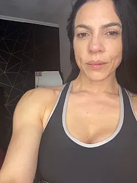 Snapshot of Kattefit chatting on 11-30-25, 04:49 Kattefit online show from 11-30-25, 04:49