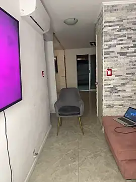 Snapshot of Kattefit chatting on 02-24-26, 04:32 Kattefit online show from 02-24-26, 04:32