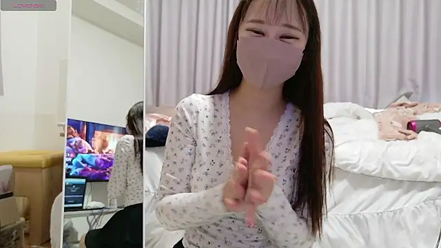 Snapshot of Komomo_ch chatting on 03-27-26, 05:46 Komomo ch online show from 03-27-26, 05:46