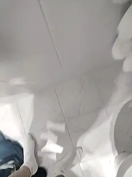 Snapshot of juanricox chatting on 11-28-25, 02:53 juanricox online show from 11-28-25, 02:53