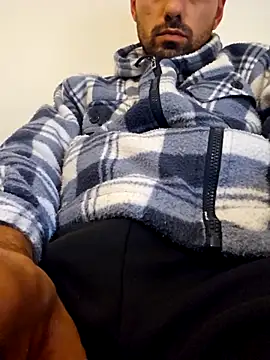 Snapshot of Arf097 chatting on 10-12-25, 04:06 Arf097 online show from 10-12-25, 04:06