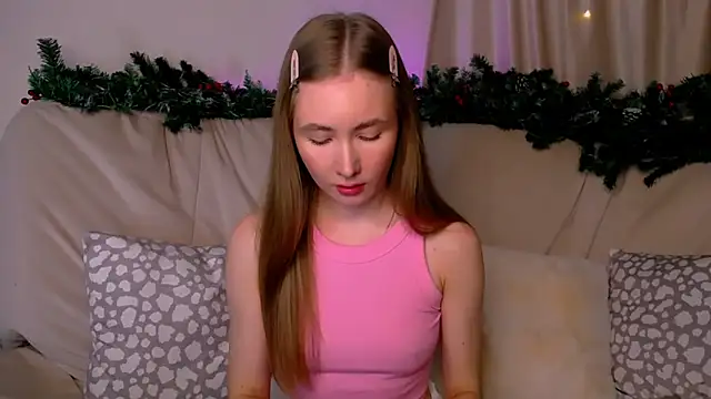 Snapshot of EllyColins chatting on 12-19-25, 03:02 EllyColins online show from 12-19-25, 03:02