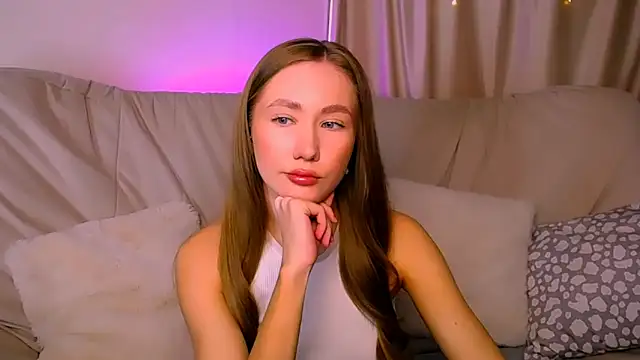 Snapshot of EllyColins chatting on 03-12-26, 03:01 EllyColins online show from 03-12-26, 03:01