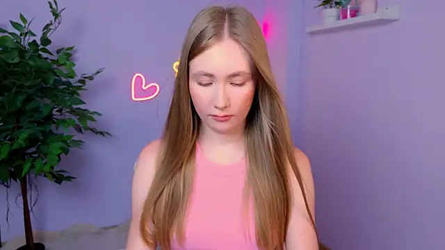Snapshot of EllyColins chatting on 07-05-26, 03:23 EllyColins online show from 07-05-26, 03:23