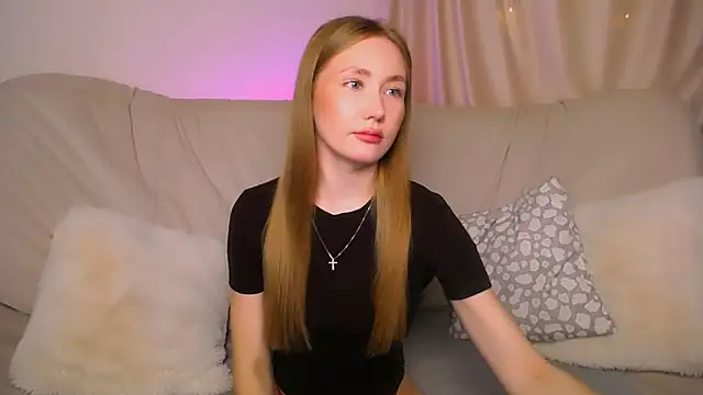 Snapshot of EllyColins chatting on 07-25-26, 03:15 EllyColins online show from 07-25-26, 03:15
