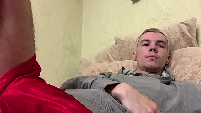 Jeremy1Scott online show from 07-10-26, 05:12