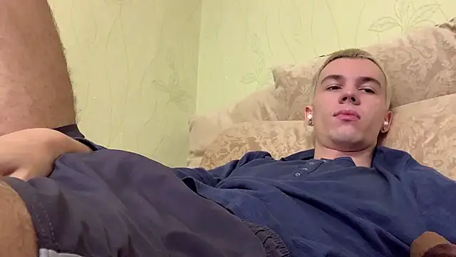 Jeremy1Scott online show from 07-11-26, 05:21