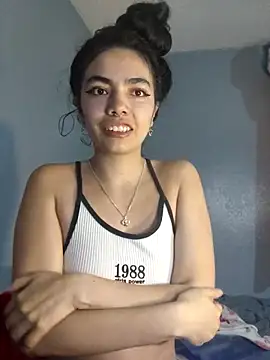 Sofia Rodriguez8 online show from 10-15-25, 09:42