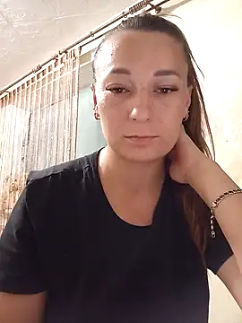 Snapshot of HollyDollsi chatting on 10-19-25, 08:31 HollyDollsi online show from 10-19-25, 08:31