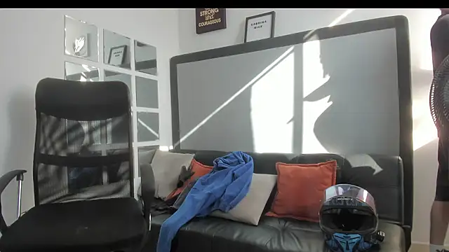 Snapshot of Sky_Wild chatting on 11-05-25, 08:20 Sky Wild online show from 11-05-25, 08:20