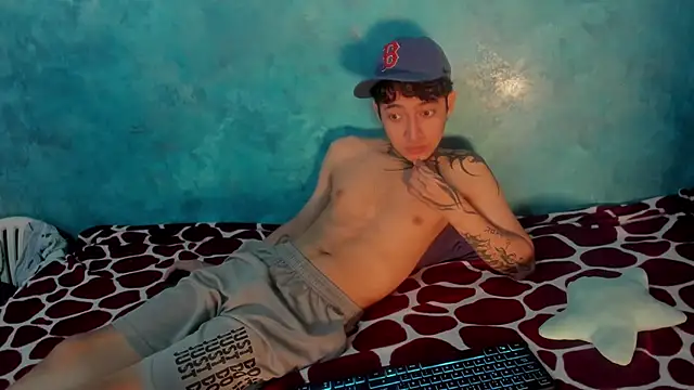 Snapshot of Sky_Wild chatting on 12-17-25, 01:00 Sky Wild online show from 12-17-25, 01:00