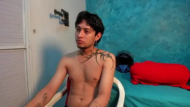 Snapshot of Sky_Wild chatting on 02-19-26, 07:43 Sky Wild online show from 02-19-26, 07:43