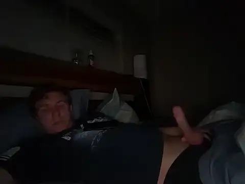 Snapshot of eddieeeeee1232 chatting on 11-17-25, 04:40 eddieeeeee1232 online show from 11-17-25, 04:40