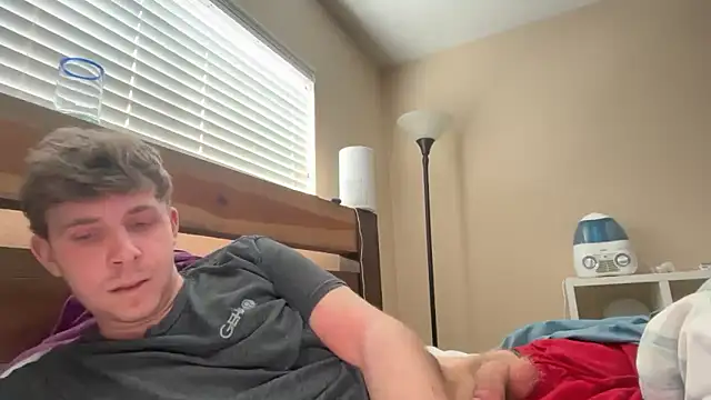 Snapshot of eddieeeeee1232 chatting on 03-11-26, 06:25 eddieeeeee1232 online show from 03-11-26, 06:25