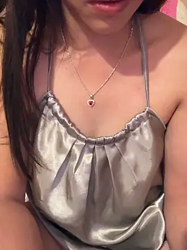 Snapshot of -Paige- chatting on 05-11-26, 04:15 -Paige- online show from 05-11-26, 04:15
