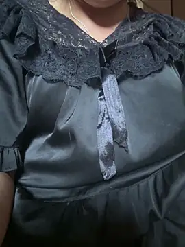 Snapshot of -Paige- chatting on 06-03-26, 10:51 -Paige- online show from 06-03-26, 10:51