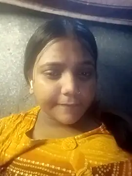 Snapshot of Hot-ranisa chatting on 10-13-25, 04:51 Hot-ranisa online show from 10-13-25, 04:51