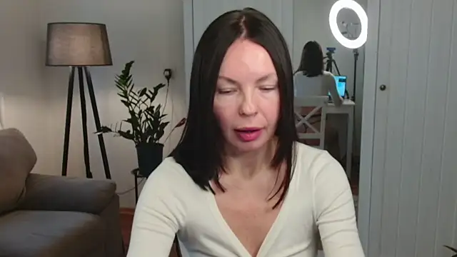 LittleNicolee online show from 11-11-25, 12:05