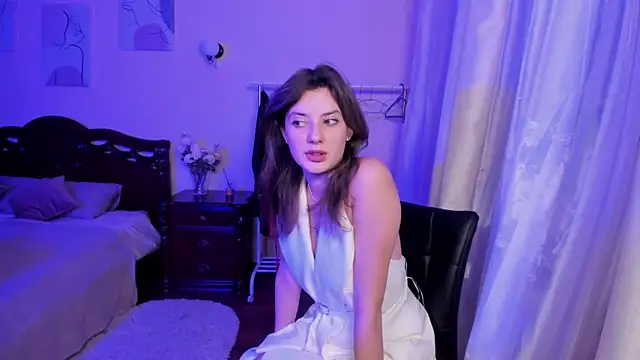 Snapshot of ShannanBeauty chatting on 10-21-25, 05:35 ShannanBeauty online show from 10-21-25, 05:35