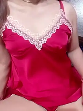 YiyinLy online show from 06-17-26, 01:52