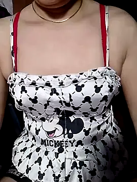 YiyinLy online show from 07-17-26, 08:57