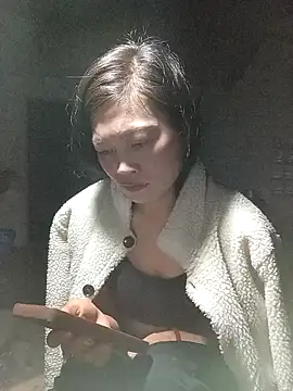 siusiu-00 online show from 10-28-25, 08:55