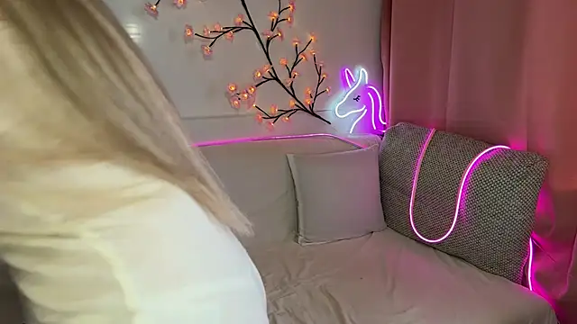 cutetella online show from 04-29-26, 04:05