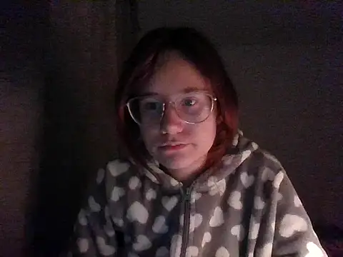 Snapshot of LuckySLove chatting on 01-13-26, 06:35 LuckySLove online show from 01-13-26, 06:35