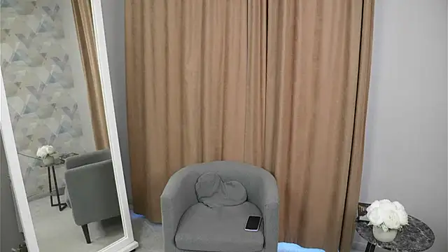 Snapshot of MargyUong chatting on 10-14-25, 03:40 MargyUong online show from 10-14-25, 03:40