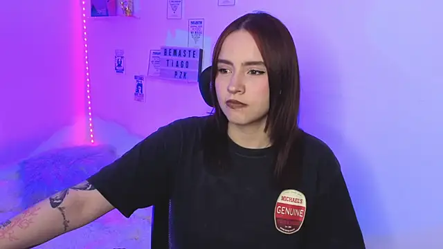 Emily Lindey online show from 02-26-26, 01:04