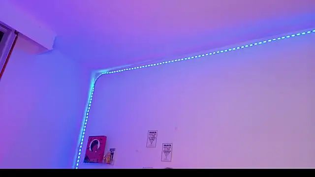 Emily Lindey online show from 05-04-26, 01:56