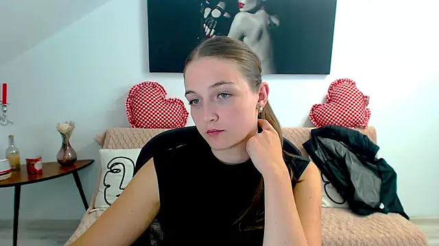 AnneWilsonn online show from 07-21-26, 06:49
